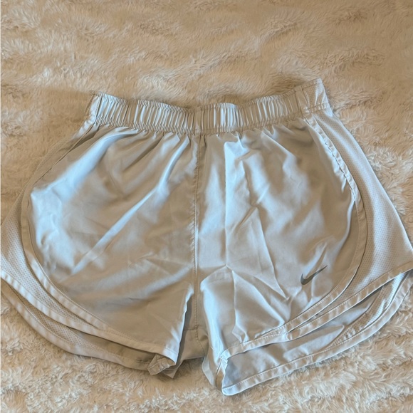 White Nike shorts! - Picture 1 of 7